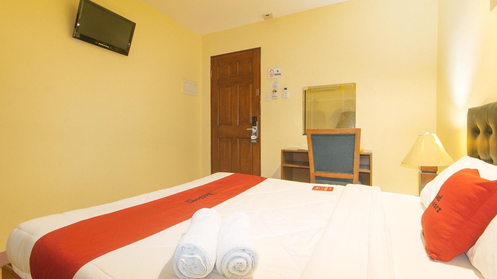 Reddoorz At Comfy Inn Ermita Манила Экстерьер фото