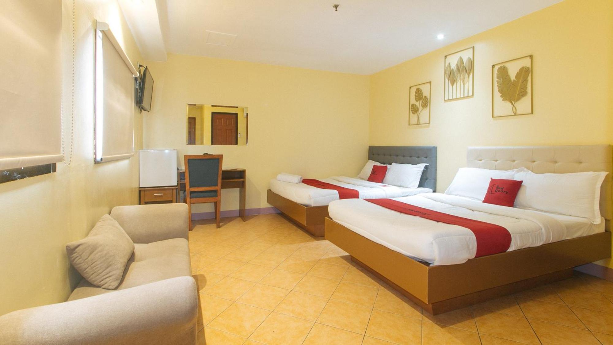 Reddoorz At Comfy Inn Ermita Манила Экстерьер фото