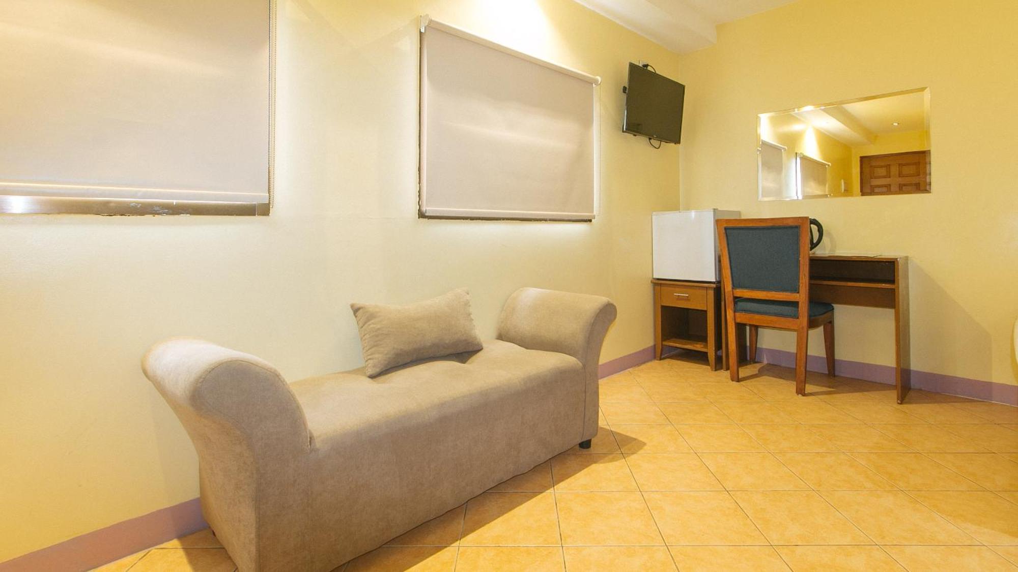 Reddoorz At Comfy Inn Ermita Манила Экстерьер фото