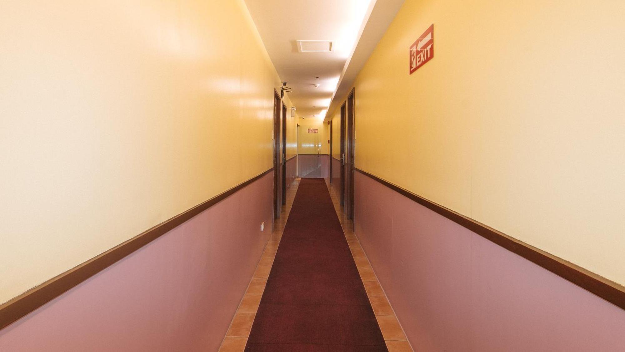 Reddoorz At Comfy Inn Ermita Манила Экстерьер фото